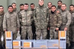 Arda Turan sınırda g&ouml;rev yapan askerlere ısıtıcı g&ouml;nderdi