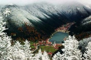 Uzung&ouml;l'&uuml;n yama&ccedil;ları karla s&uuml;slendi