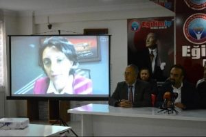 Bursa'da 'baş&ouml;rt&uuml;s&uuml; tak' iddiasıyla ilgili tartışmalar s&uuml;r&uuml;yor