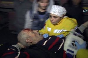 Kamyonda sıkışan s&uuml;r&uuml;c&uuml;, 'Paramı ve telefonumu bulun'