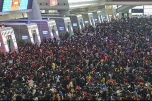 &Ccedil;in'de milyonlarca kişiye u&ccedil;ak ve tren yasağı