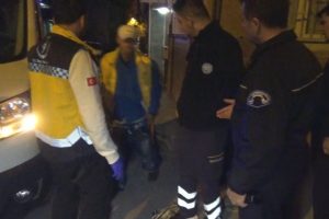 Bursa'da girmeye &ccedil;alıştığı evin balkonundan kazığın &uuml;zerine d&uuml;şt&uuml;