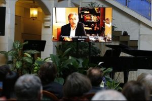 Rusya'dan Orhan Pamuk'a yabancı edebiyat &ouml;d&uuml;l&uuml;
