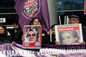 Eşini &ouml;ld&uuml;rd&uuml;, sevgilisini yaraladı: Bug&uuml;n hakim karşısındaydı