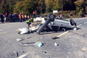 D&uuml;zce'de feci kaza: 1 &ouml;l&uuml;, 2 yaralı