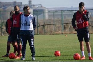 Feyyaz U&ccedil;ar, Bandırmaspor'a ilk antrenmanını yaptırdı