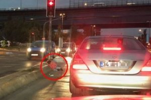Kaldırımda uyuyan minik &ccedil;ocuğun kim olduğu ortaya &ccedil;ıktı