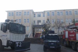 Muş'ta HDP ve DBP'ye operasyon: 22 g&ouml;zaltı