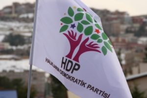 HDP'den a&ccedil;ıklama: Dayanışma &ccedil;ağrımız bize destek &ccedil;ağrısı değil, i&ccedil; savaşı &ouml;nleme, demokrasiyi kurtarma &ccedil;ağrısıdır