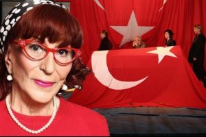 Usta tiyatrocu son yolculuğuna uğurlandı