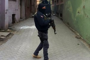 FET&Ouml;'n&uuml;n kadın yapılanmasına 8 ilde operasyon