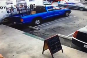 Yaşlı kadın otomobilin altında kaldı