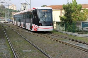 Yerli tramvay hizmet vermeye başladı