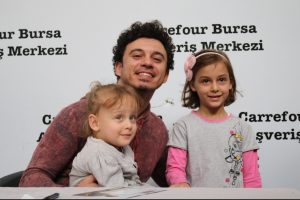 Bursa'da konser veren Buray'a baba desteği