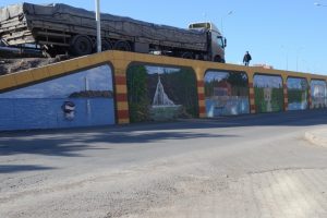 Kentlerin duvarlarını "tuval" olarak kullanıyor