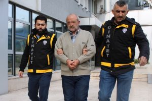 Bursa'da eşinin aşk yaşadığını &ouml;ne s&uuml;rd&uuml;ğ&uuml; şahsı &ouml;ld&uuml;rd&uuml;!
