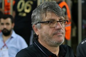 Ak&ccedil;ay: 3 puan Kaşık&ccedil;ı Elması gibi