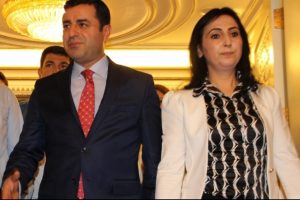 Avrupa'da da vekiller tutuklanıyor