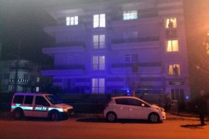 Afyonkarahisar'da bir anne 2 &ccedil;ocuğunu ve kendisini bı&ccedil;akladı
