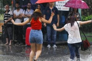 Meteorolojiden Ege'de fırtına ve yağmur uyarısı