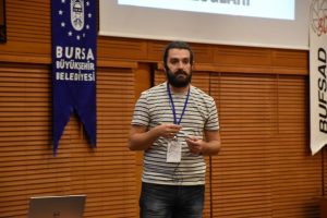 BursaFotoFest'in konuğu Kosovalı Sanat&ccedil;ı Barış Karamu&ccedil;o oldu