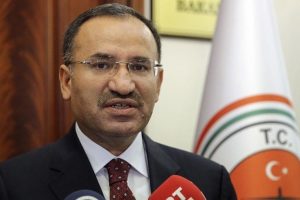 Bozdağ: HDP'li vekiller herkesle aynı muameleye tabi tutulmuştur