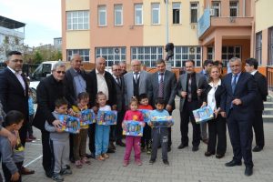 Bursa Gemlik Marmarabirlik'ten &ouml;ğrencilere anlamlı s&uuml;rpriz