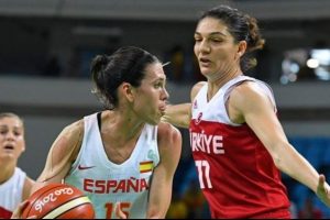 Nevriye Yılmaz, Galatasaray'da yardımcı antren&ouml;r oluyor