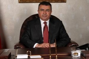 Celalettin Lekesiz: "Akıncılar 300 &ouml;zel harekat polisiyle kuşatıldı"