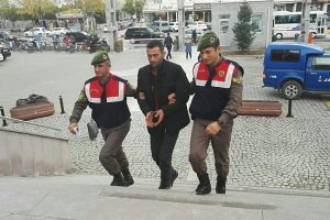Bursa'da firari sanık jandarmadan ka&ccedil;amadı