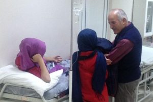 Ereğli'de 19 &ouml;ğrenci yemekten zehirlendikleri ş&uuml;phesiyle hastaneye kaldırıldı