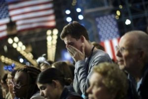 Clinton tarafında kutlamalar h&uuml;zne d&ouml;n&uuml;şt&uuml;