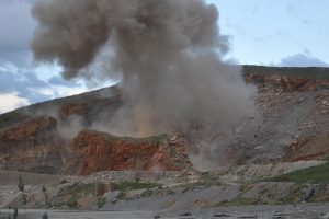 Şırnak'ta bomba y&uuml;kl&uuml; minib&uuml;s imha edildi