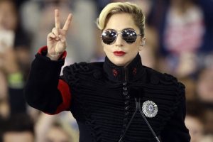 Lady Gaga Trump'ın kapısına dayandı!