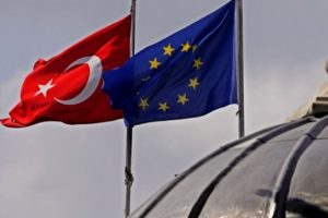AB T&uuml;rkiye Raport&ouml;r&uuml;: İlişkileri dondurmak vereceğimiz tek yanıt