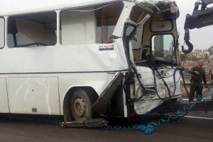 Bursa'da servis otob&uuml;s&uuml; tankere &ccedil;arptı: 5 yaralı