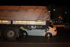 Parampar&ccedil;a olan otomobilden sağ &ccedil;ıktı