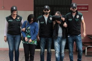 Uyuşturucu sevkiyatı yapan &ccedil;ift: Satıp evlenecektik