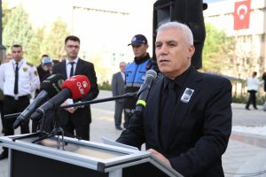 Ulu &Ouml;nder Atat&uuml;rk Bursa Nil&uuml;fer'de saygı ve &ouml;zlemle anıldı