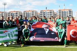 Bursaspor'dan Ata'ya saygı duruşu
