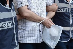 Kırşehir'de FET&Ouml;/PDY operasyonu: 8 g&ouml;zaltı
