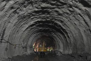 İstanbul'da Mecidiyek&ouml;y-Mahmutbey metrosunda sona doğru