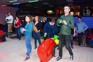 Bursa Datatech Grup şirketleri &ccedil;alışanları bowling turnuvasında ter attı