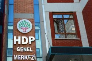 6 HDP'li vekil i&ccedil;in 'zorla mahkemeye getirilme' kararı kaldırıld