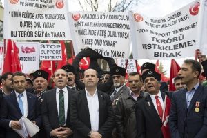 Bel&ccedil;ika'nın Ankara B&uuml;y&uuml;kel&ccedil;iliği &ouml;n&uuml;nde protesto