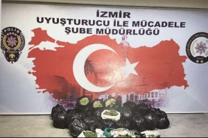 İzmir'e 1 ton uyuşturucu getiren şebeke &ccedil;&ouml;kertildi