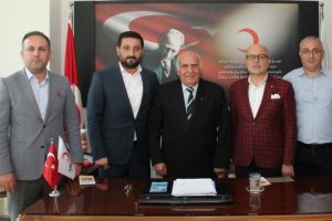 Bursa'da AK Parti'den Kızılay'a ziyaret