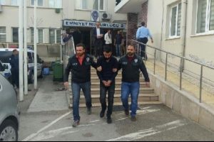 Bursa'da otomobilin yakıt deposunda 12 kilo esrar ele ge&ccedil;irildi