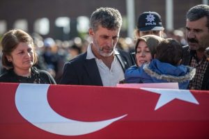 Şehit Kaymakam Safit&uuml;rk'&uuml;n cenazesi Sakarya'ya g&ouml;nderildi