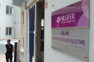 Bursa'da FET&Ouml; okuluna operasyon: 60 kişi g&ouml;zaltında